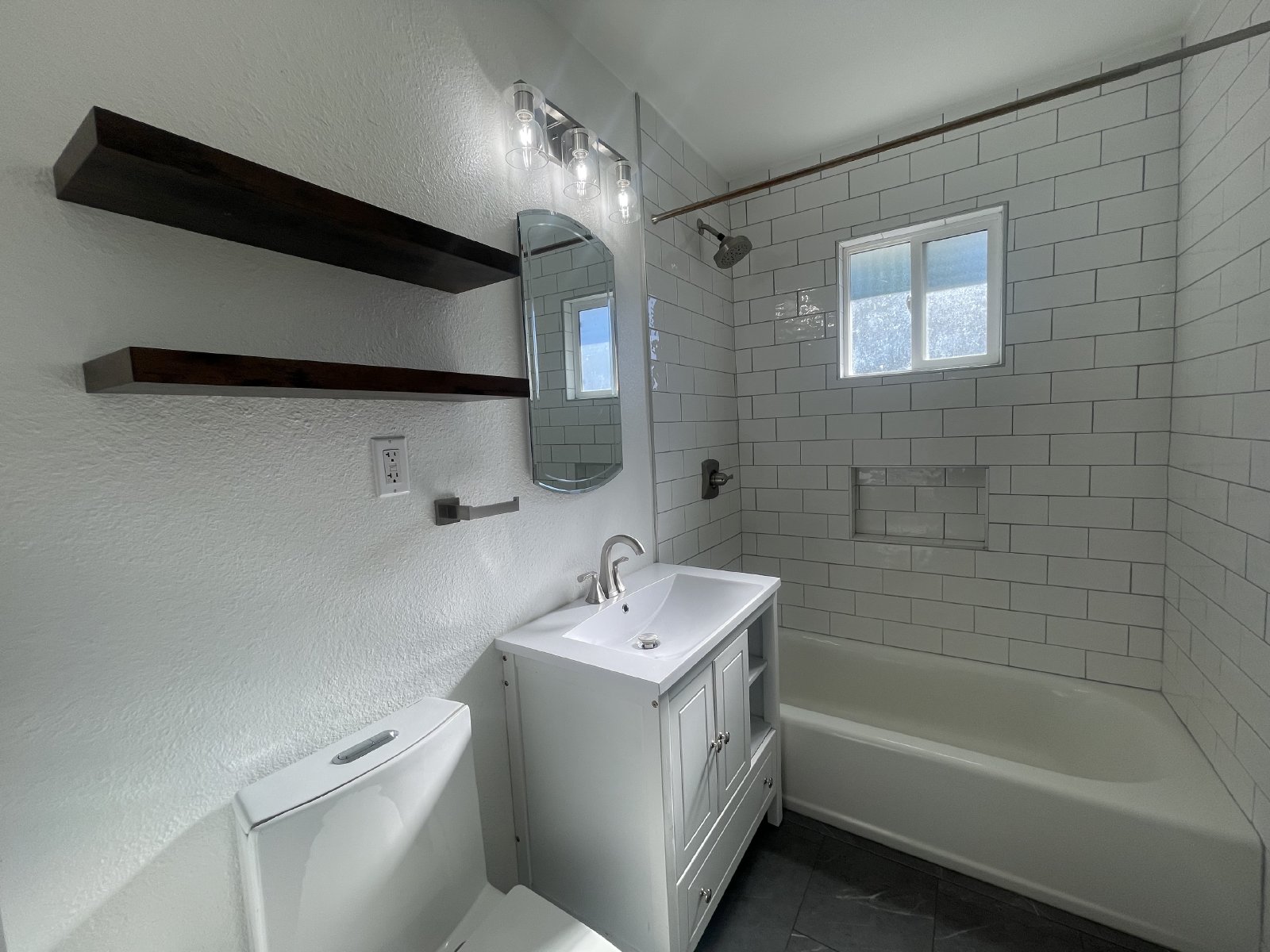 Wonderful Single Story 3 Bedroom, 2 Bath Center of Concord property image