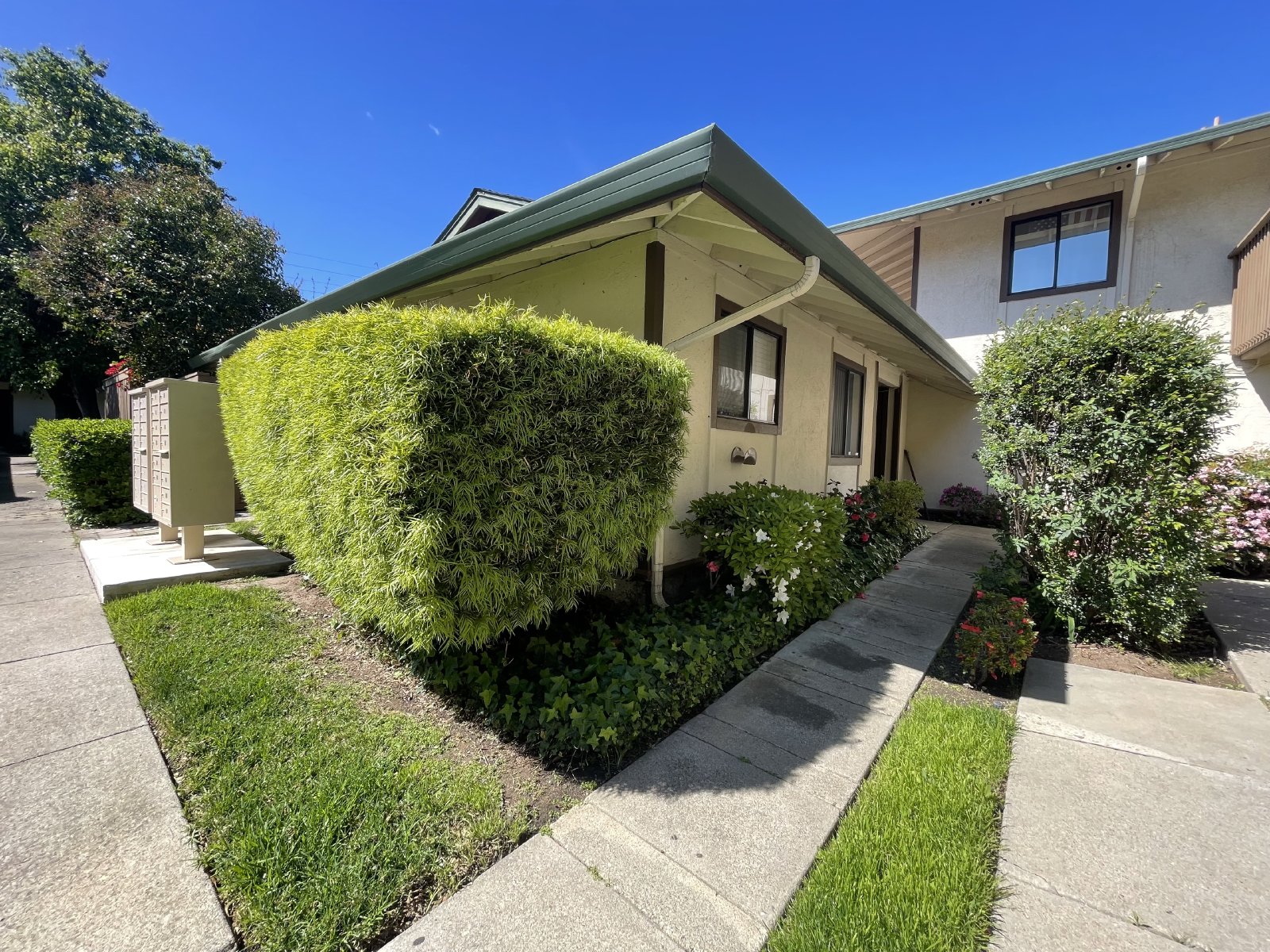 Beautiful Condo in Gated Community property image