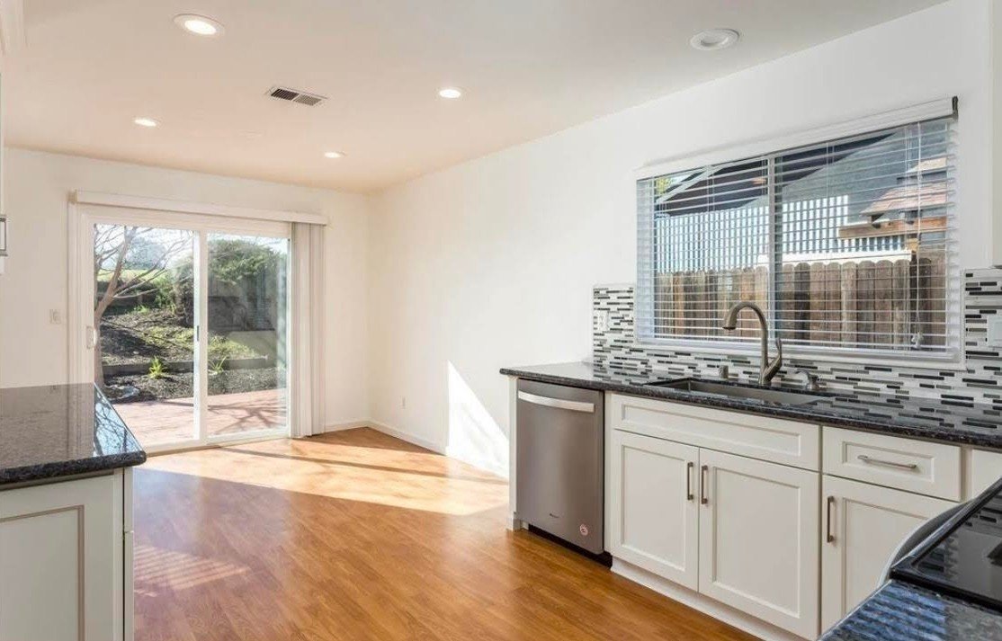 Beautiful 3 Bedroom Home Located in the City of Pittsburg. property image