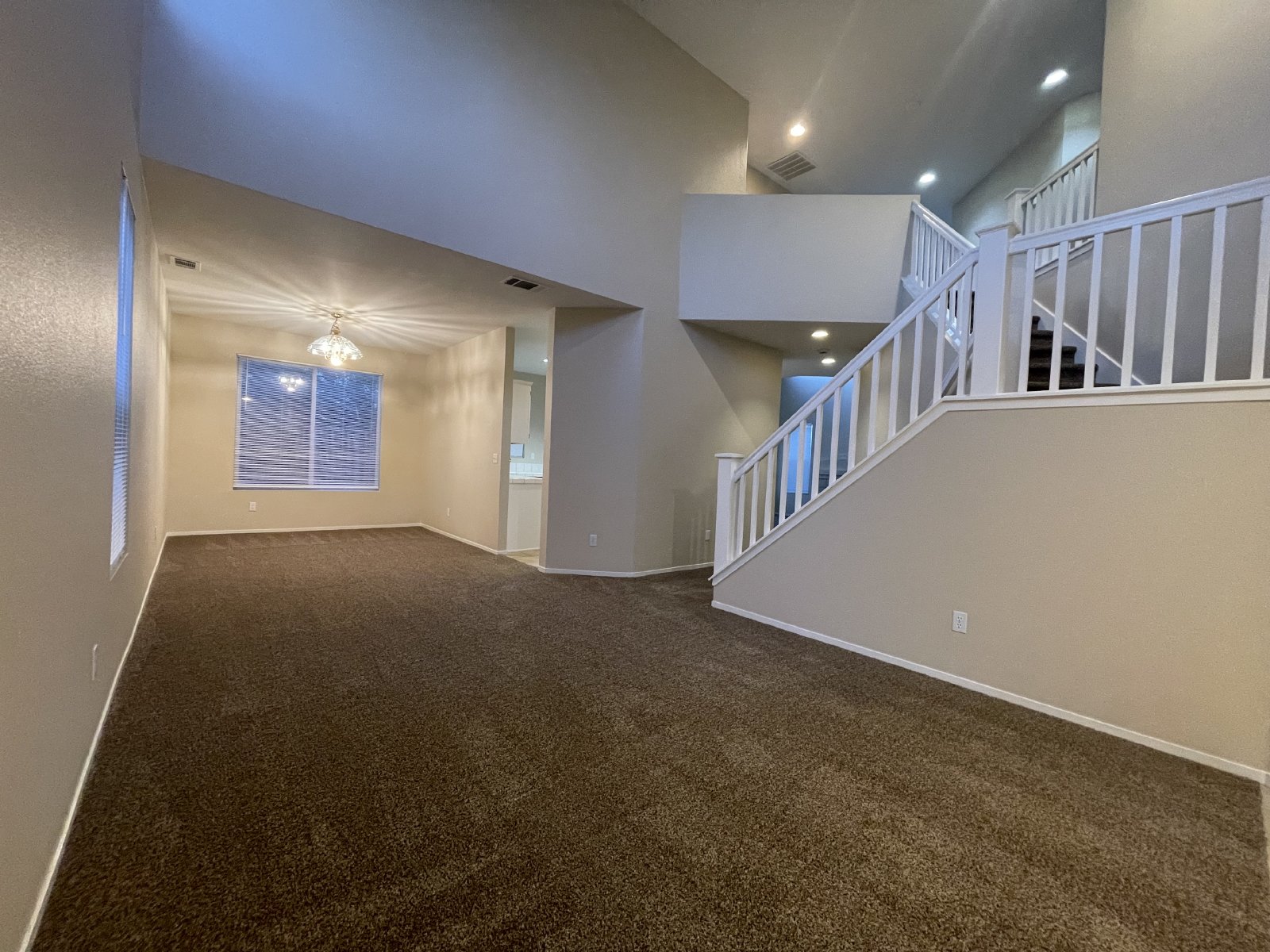 Wonderful Home Close to Shopping and Public Transportation. property image