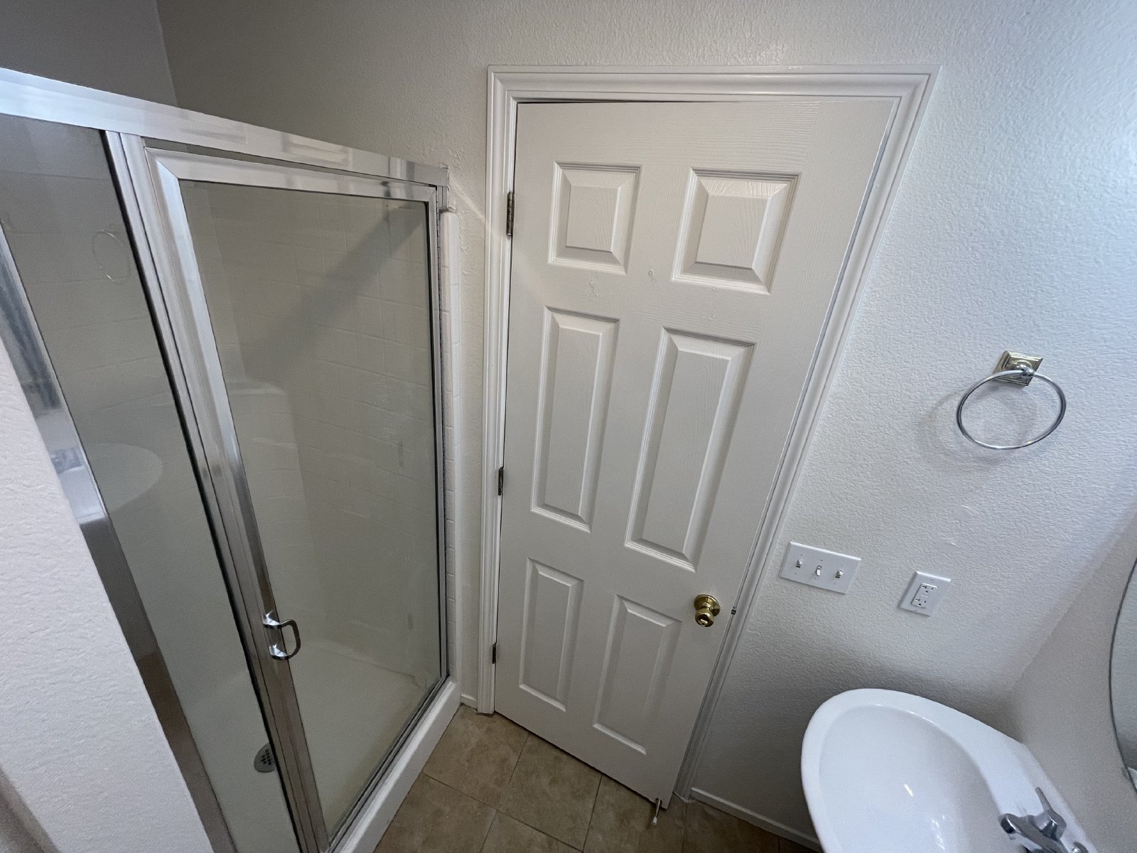 Wonderful Home Close to Shopping and Public Transportation. property image