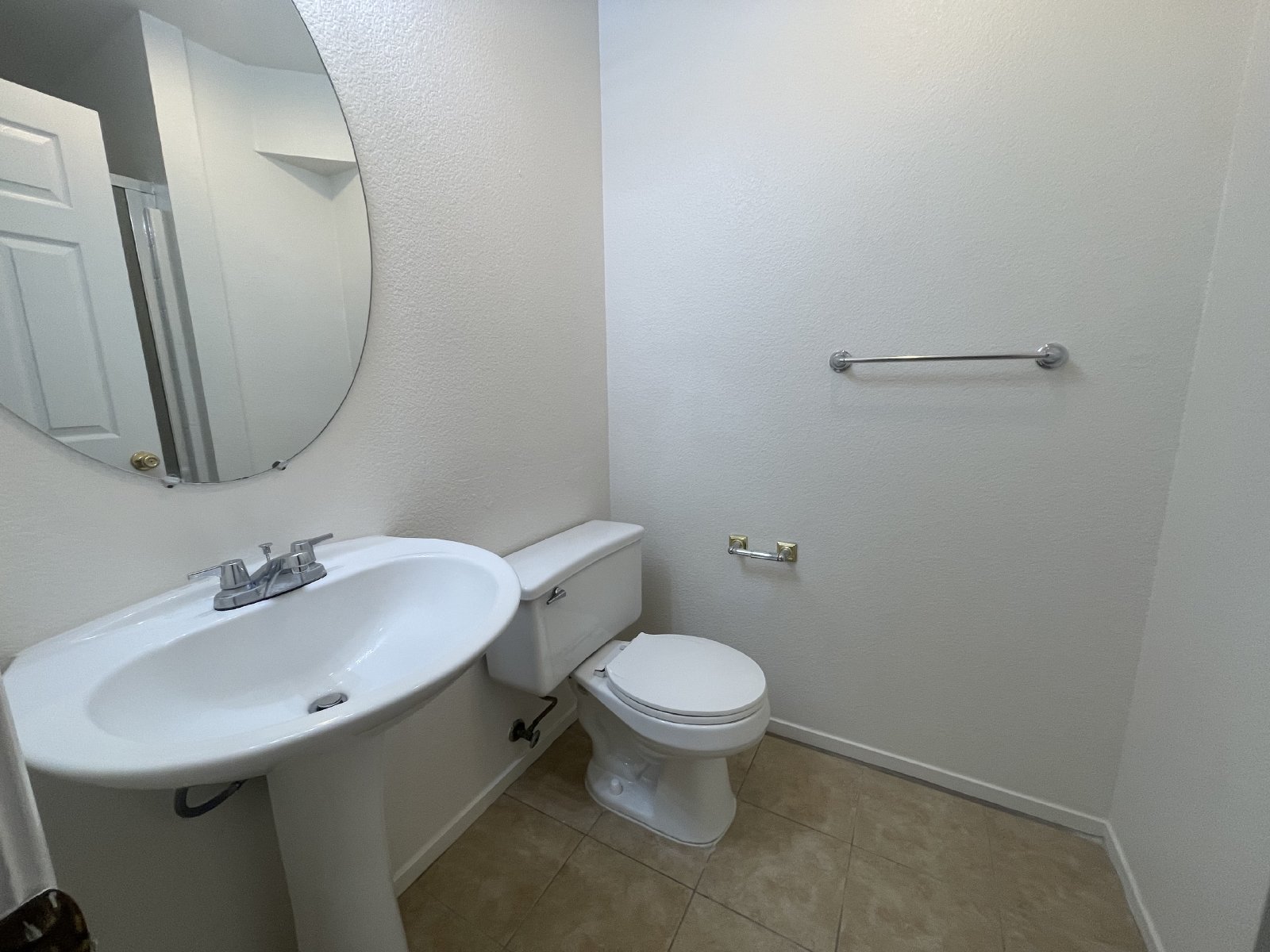 Wonderful Home Close to Shopping and Public Transportation. property image