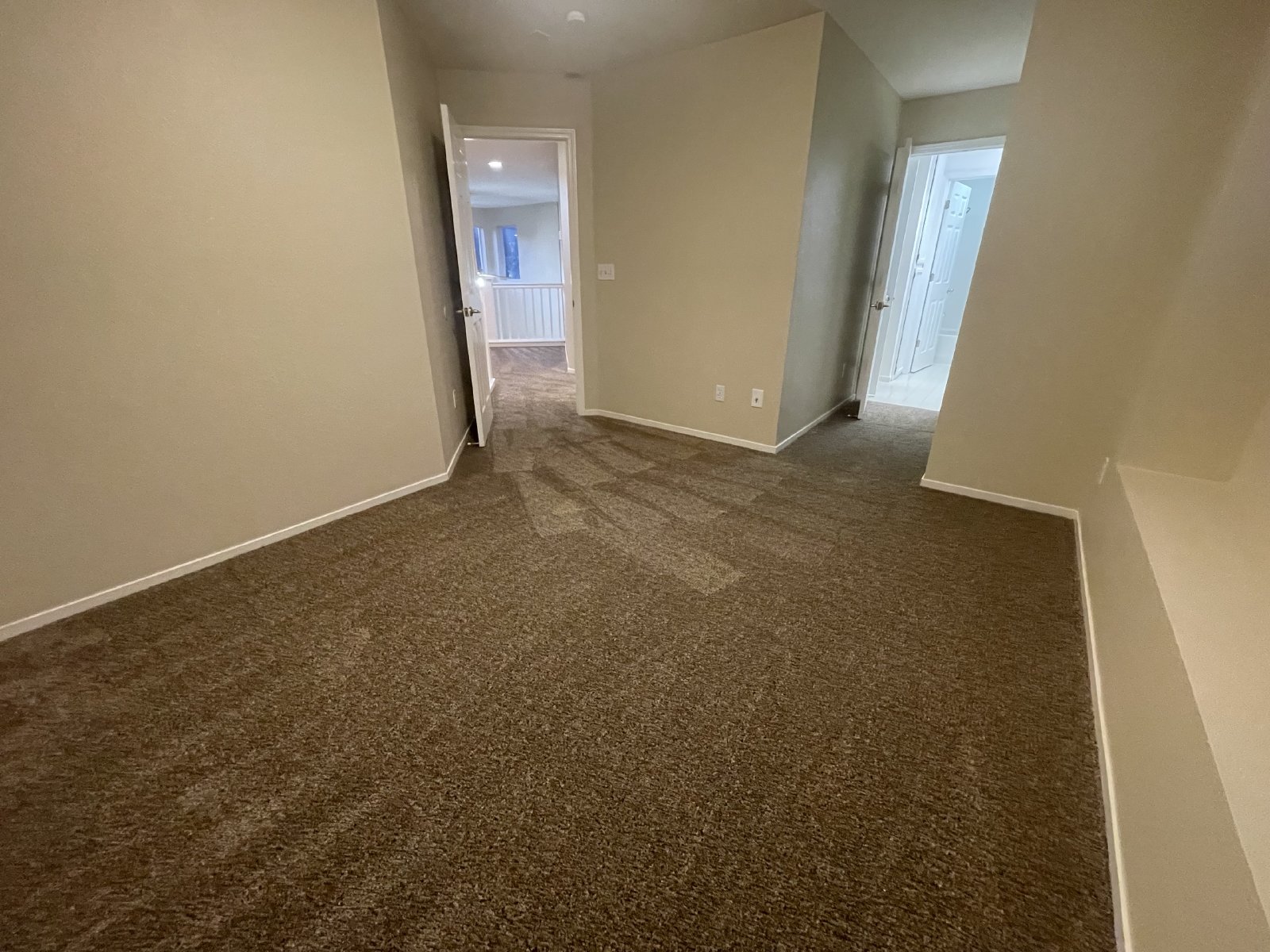 Wonderful Home Close to Shopping and Public Transportation. property image