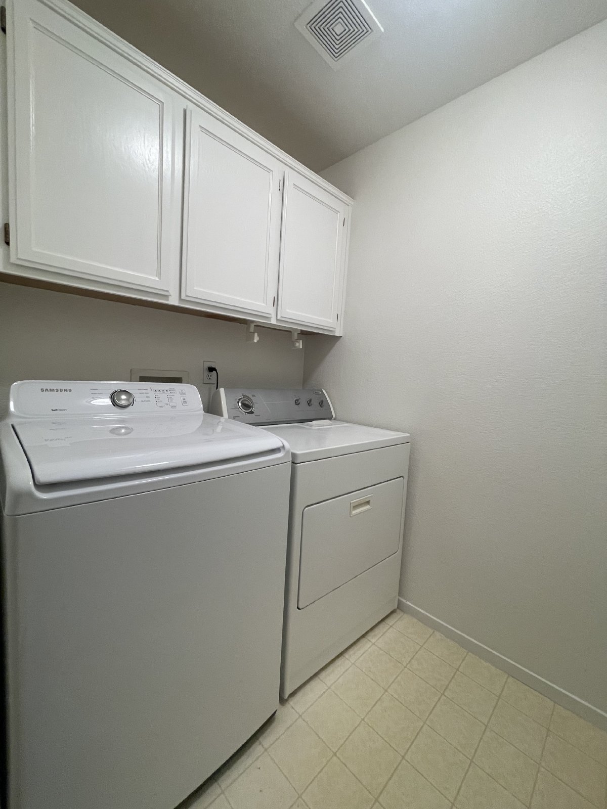 Wonderful Home Close to Shopping and Public Transportation. property image