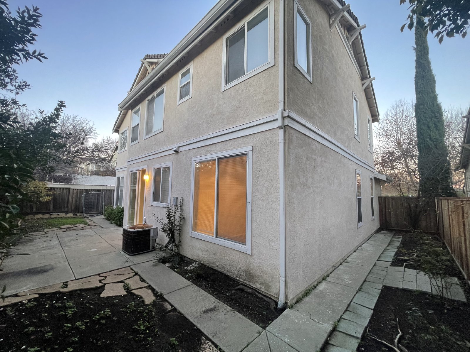 Wonderful Home Close to Shopping and Public Transportation. property image