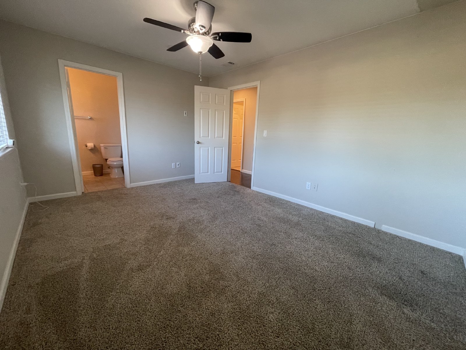 Beautiful Condo in Gated Community property image