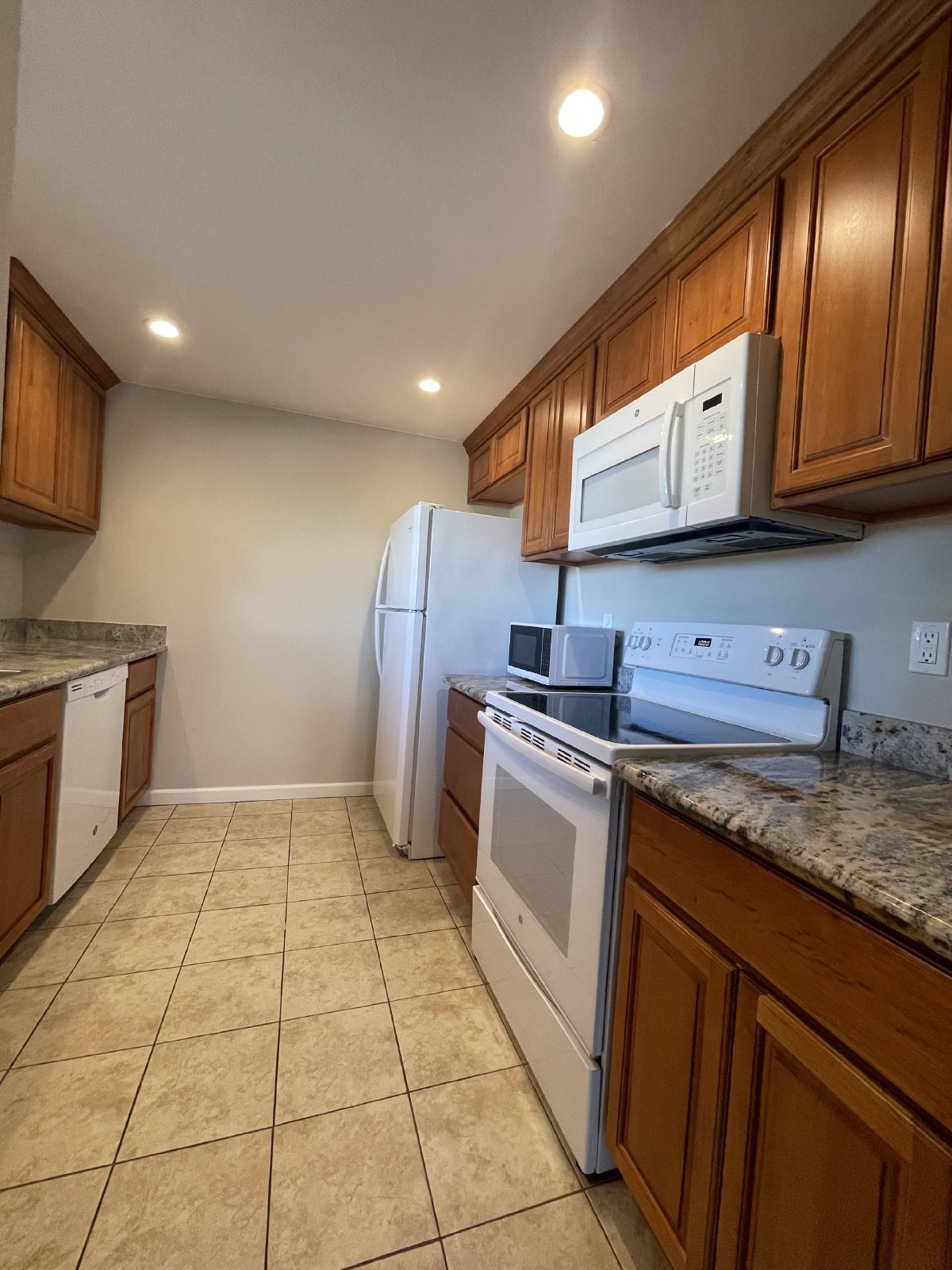 Beautiful Condo in Gated Community property image