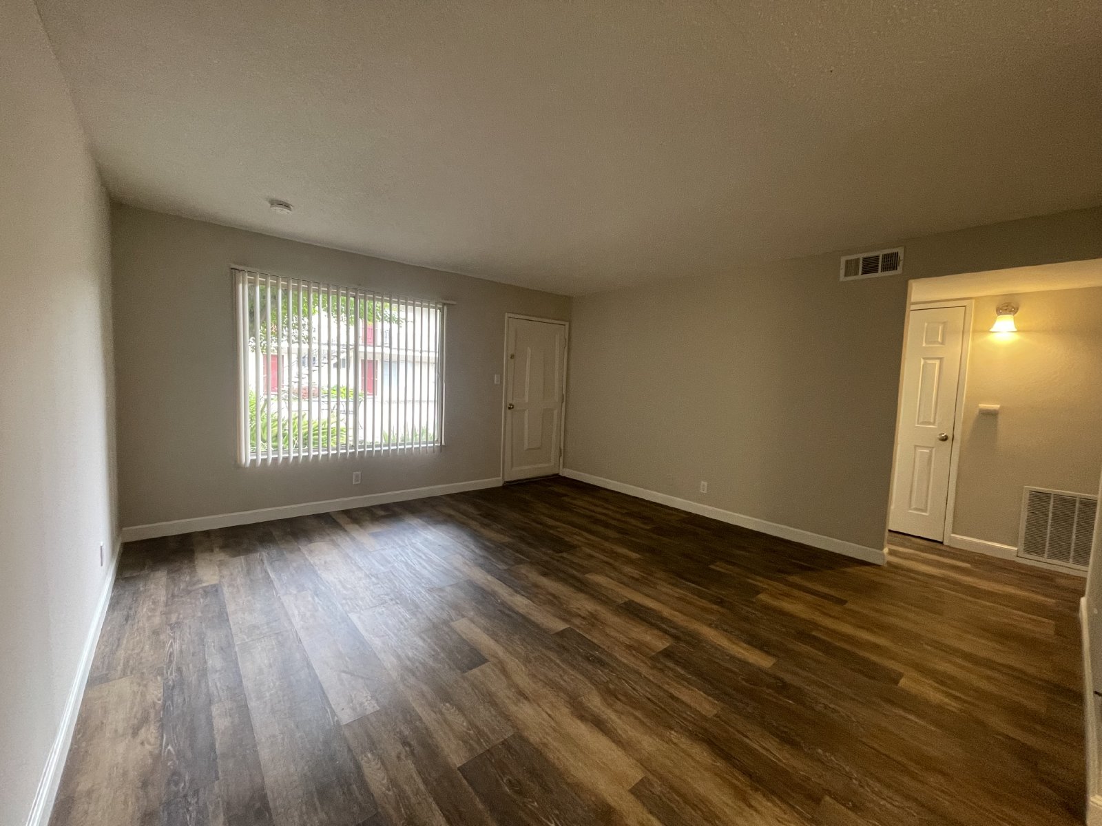 Wonderful Gated Downstairs Apartment property image