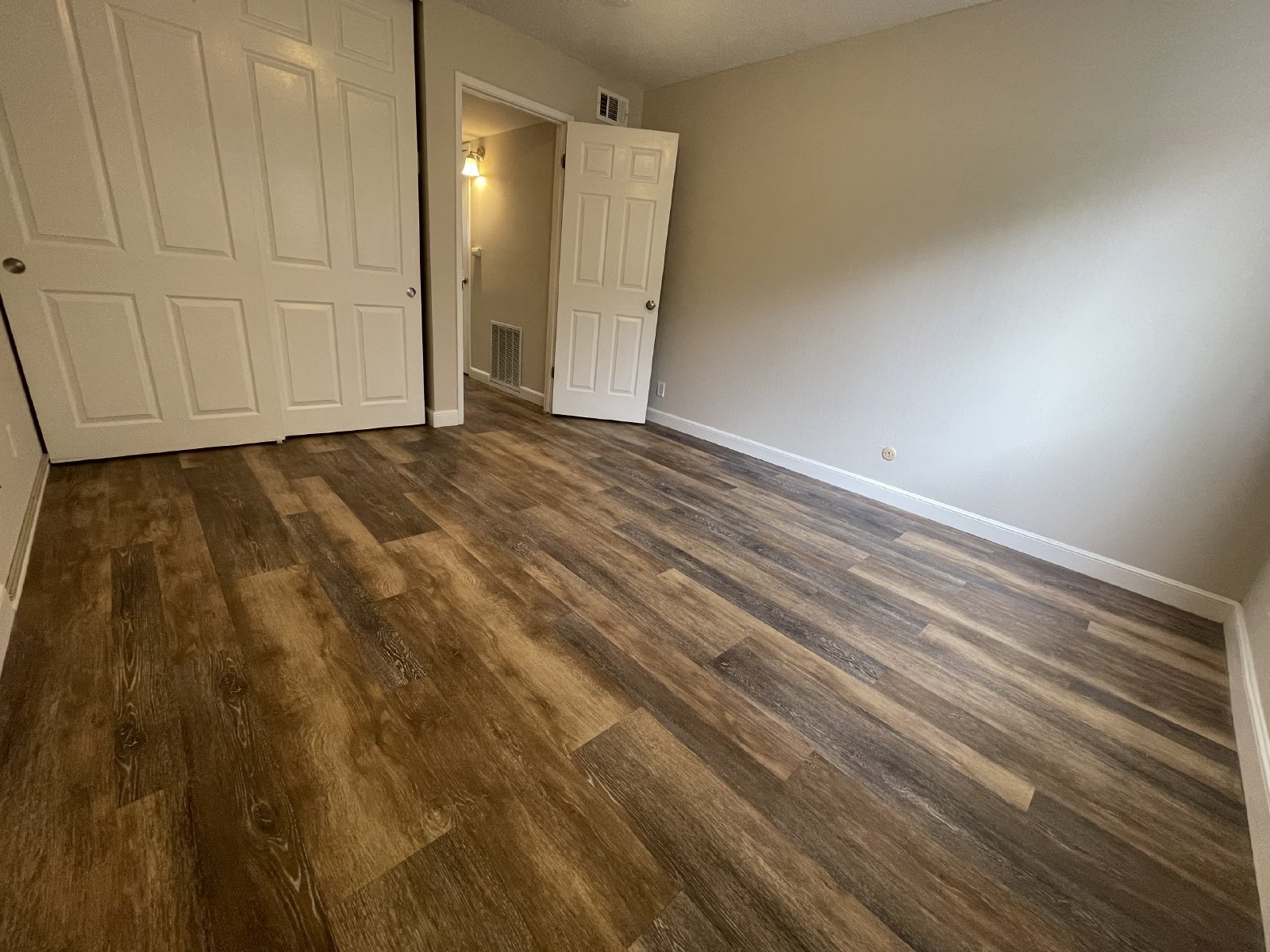Wonderful Gated Downstairs Apartment property image