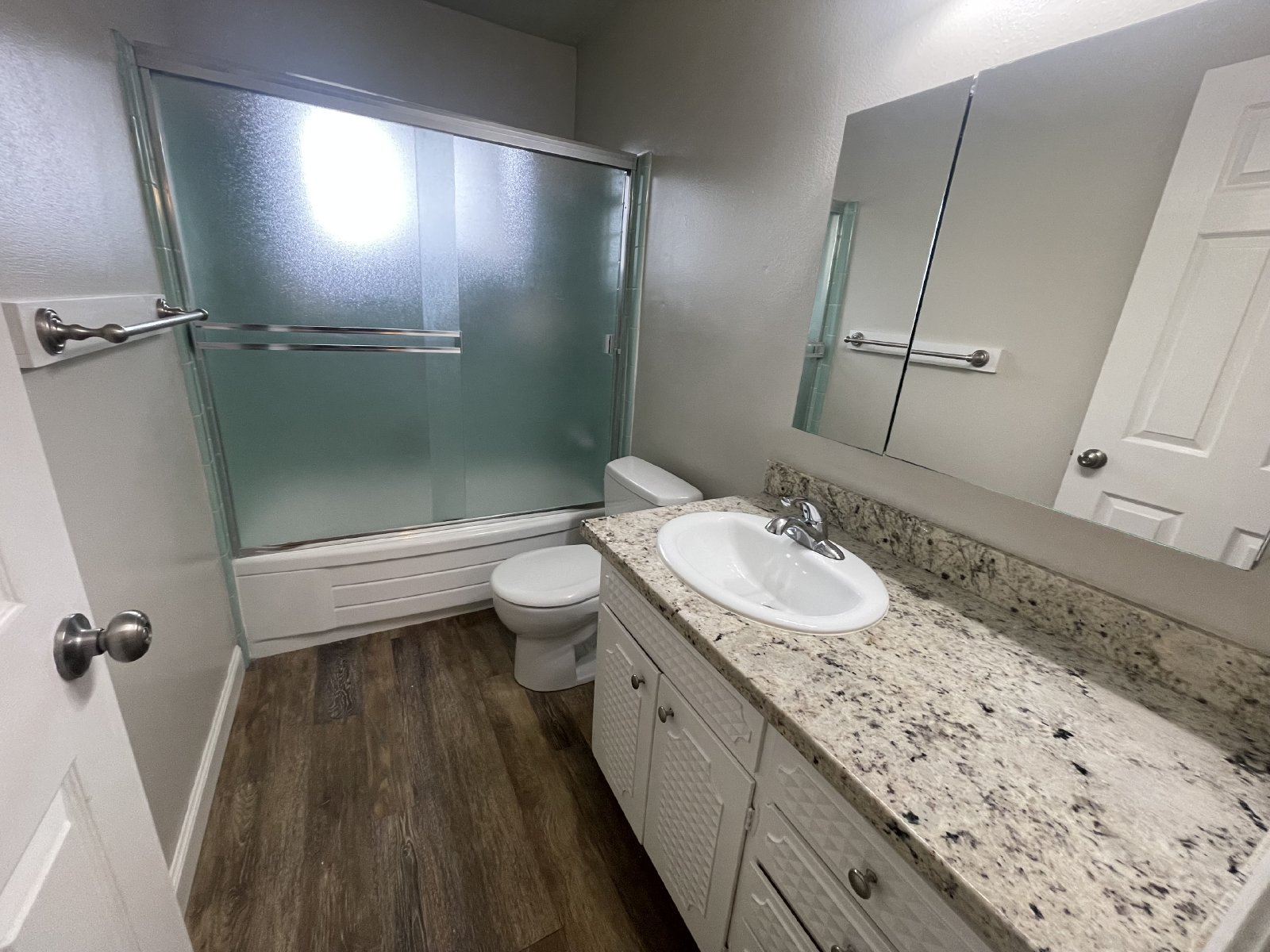 Wonderful Gated Downstairs Apartment property image