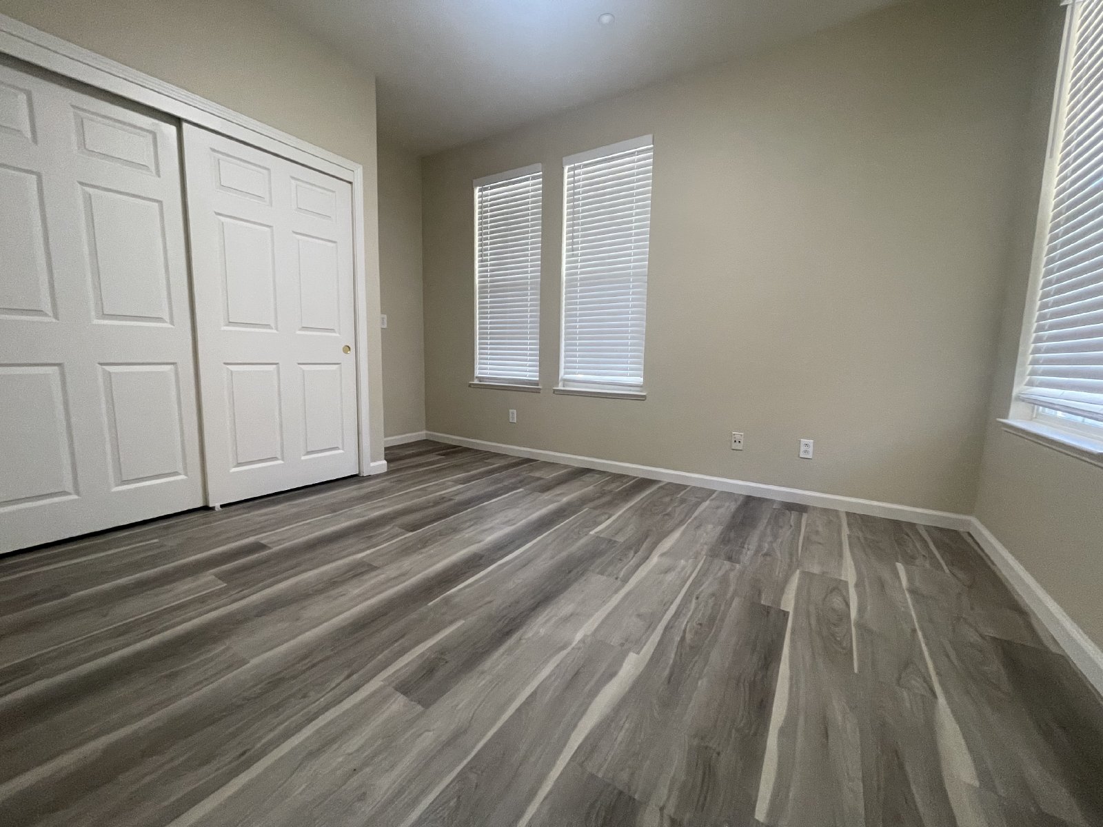 Beautiful 4 Bedroom Close to Downtown Brentwood! property image