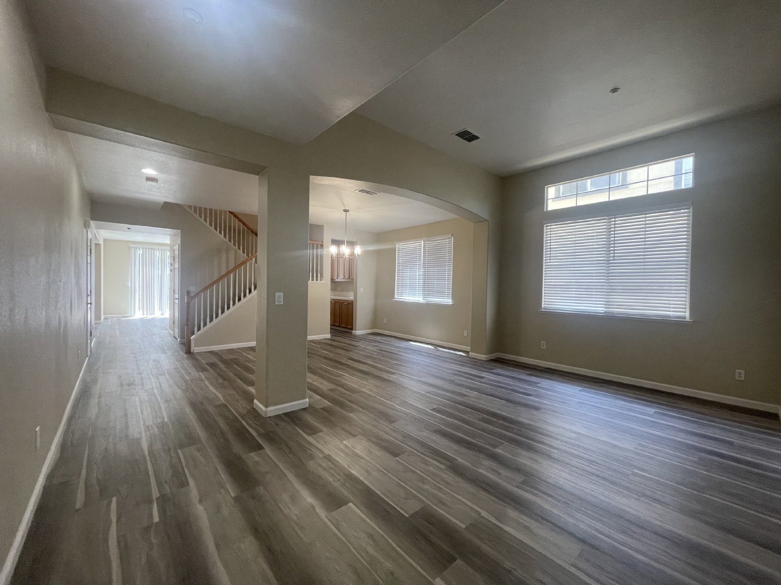 Beautiful 4 Bedroom Close to Downtown Brentwood! property image