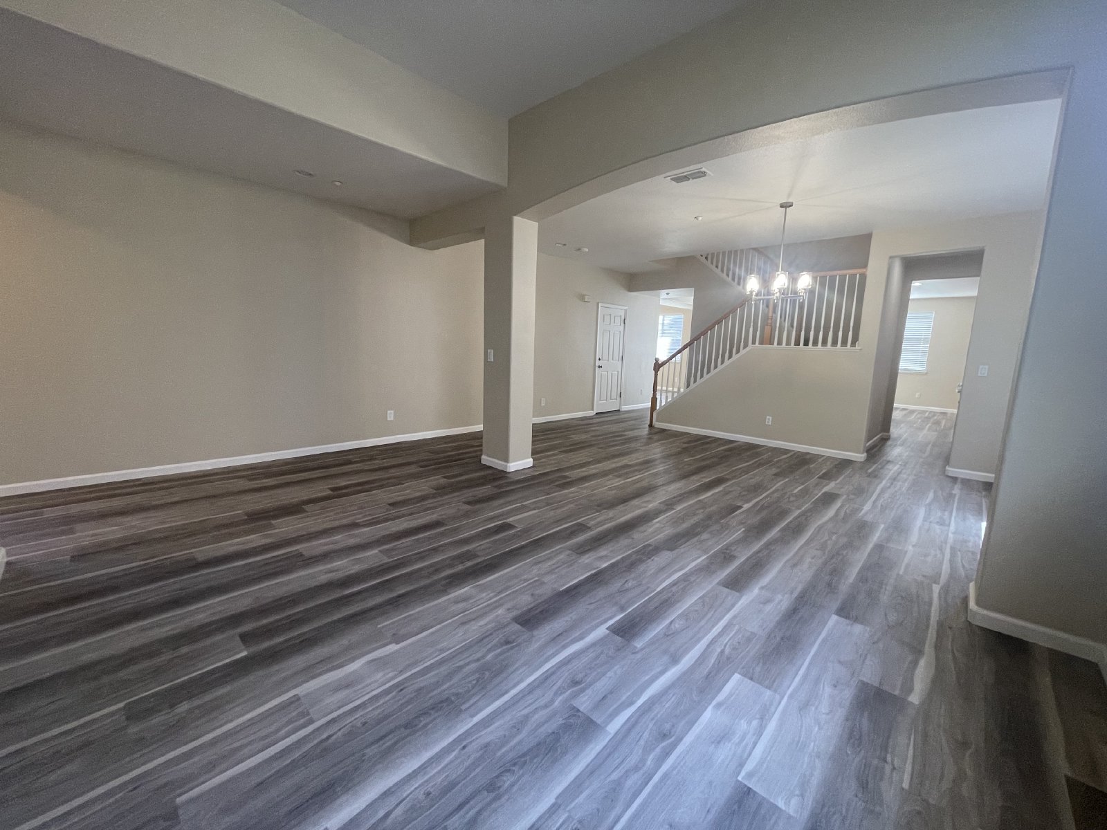 Beautiful 4 Bedroom Close to Downtown Brentwood! property image