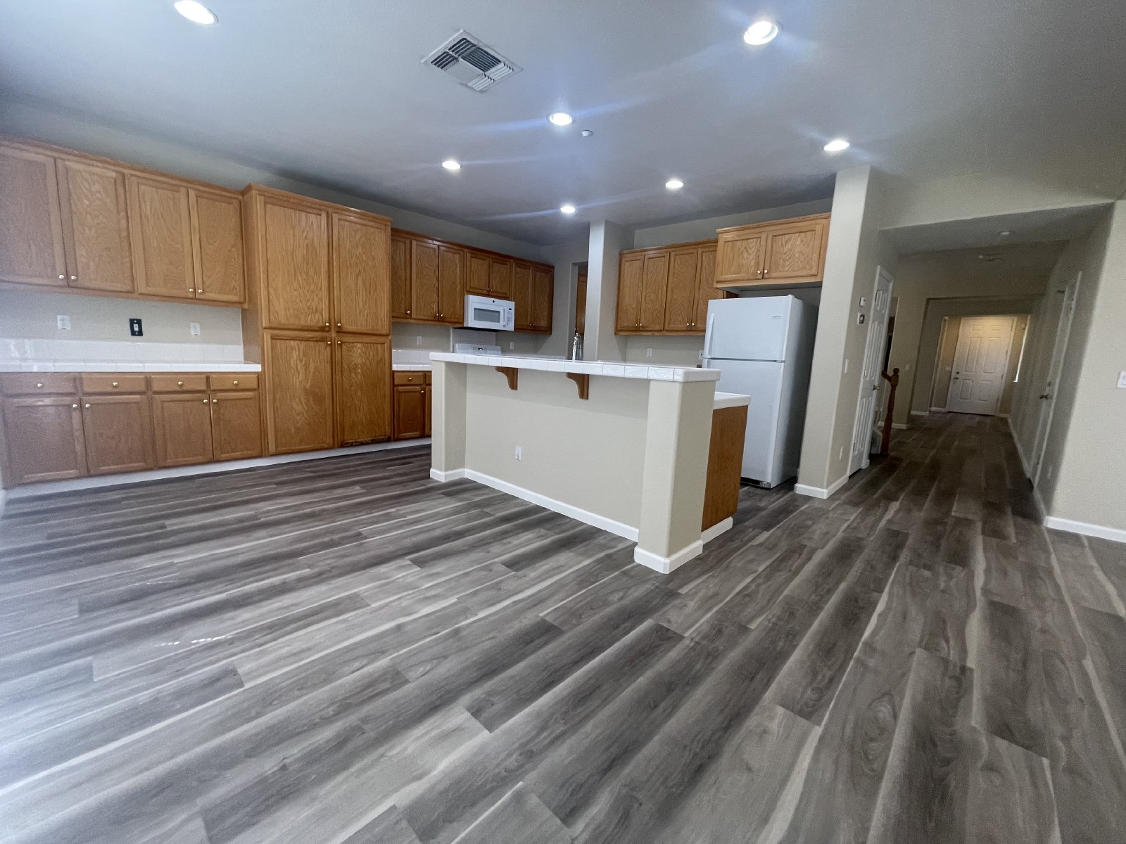Beautiful 4 Bedroom Close to Downtown Brentwood! property image