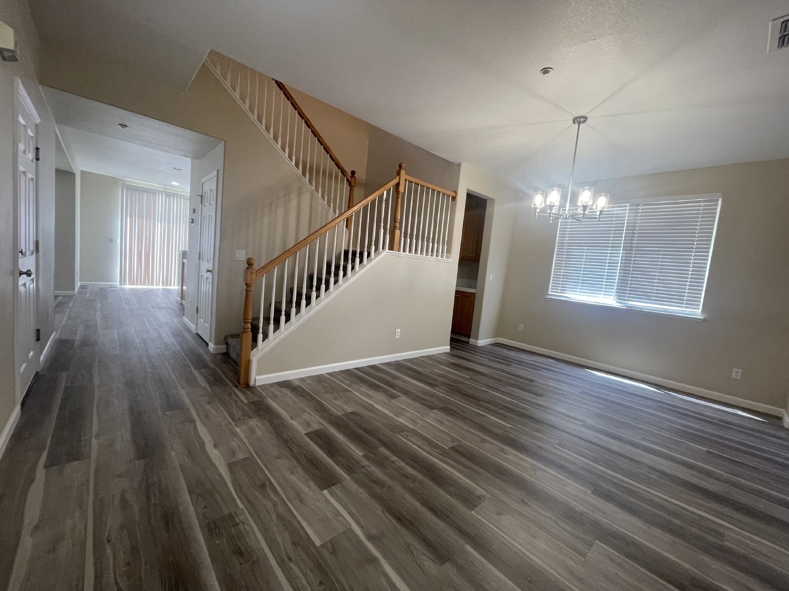 Beautiful 4 Bedroom Close to Downtown Brentwood! property image