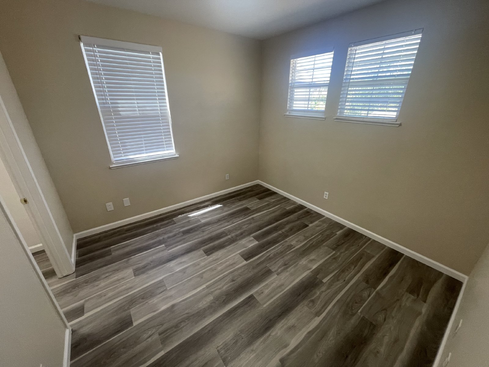 Beautiful 4 Bedroom Close to Downtown Brentwood! property image