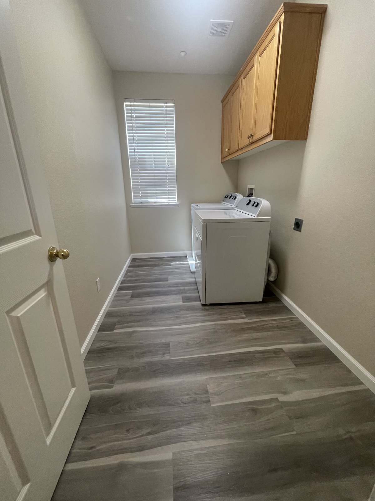Beautiful 4 Bedroom Close to Downtown Brentwood! property image