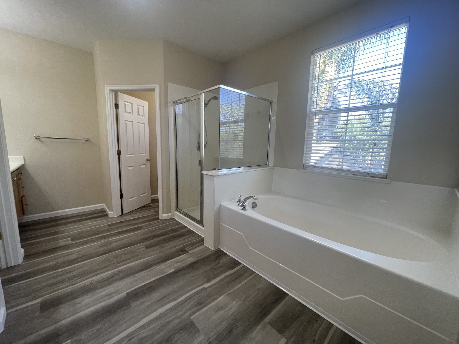 Beautiful 4 Bedroom Close to Downtown Brentwood! property image