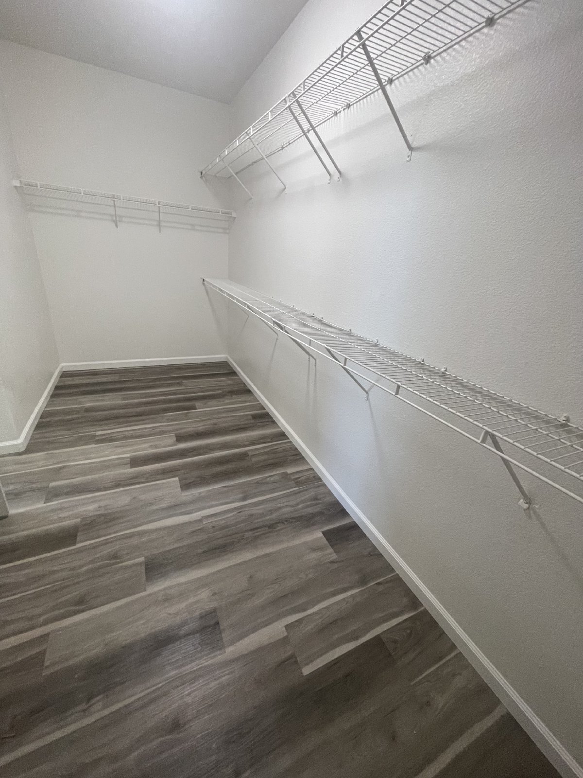 Beautiful 4 Bedroom Close to Downtown Brentwood! property image