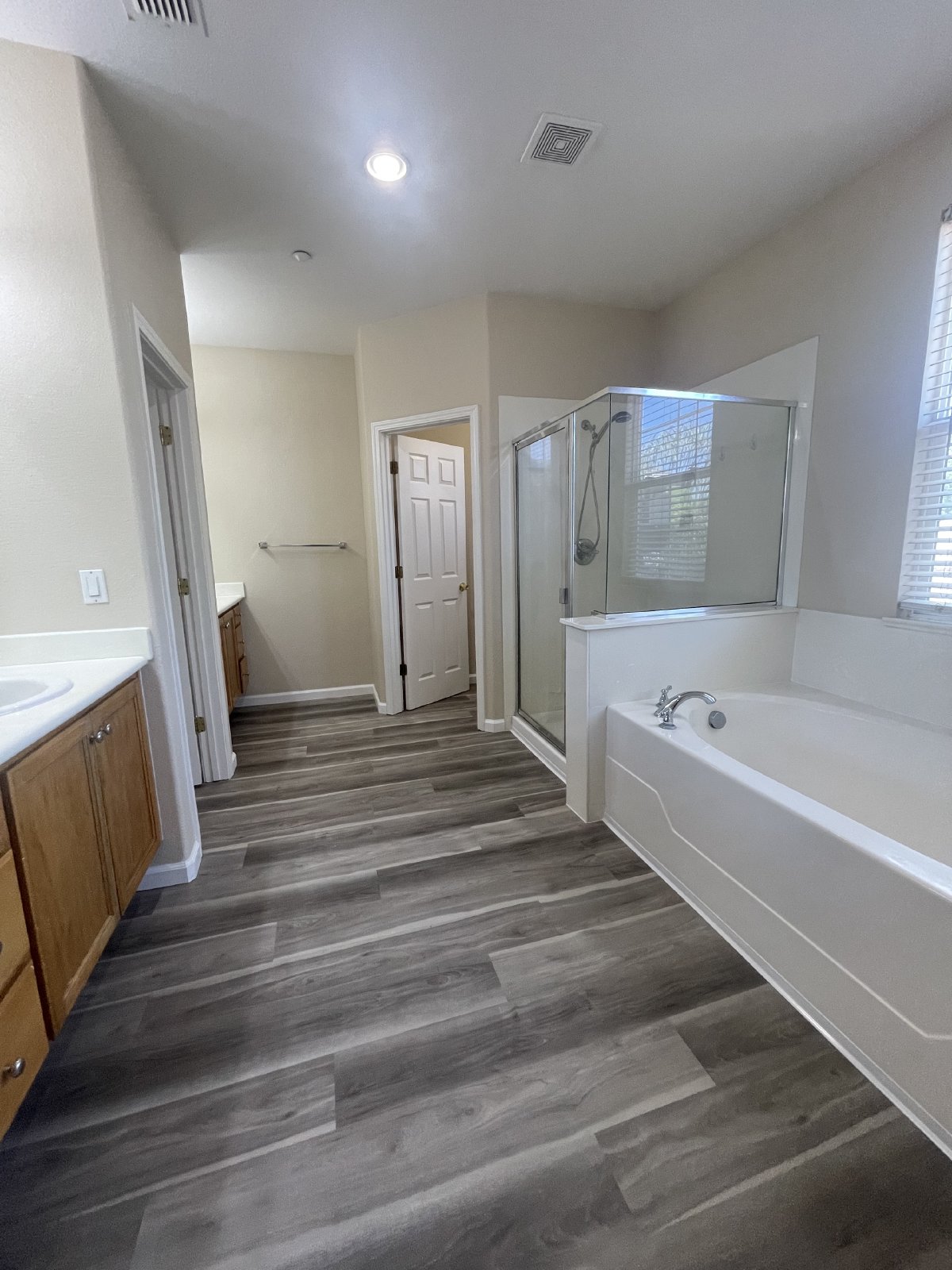 Beautiful 4 Bedroom Close to Downtown Brentwood! property image