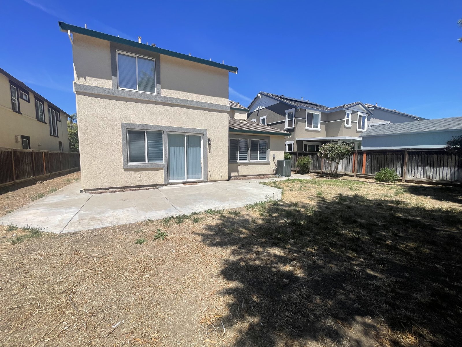 Beautiful 4 Bedroom Close to Downtown Brentwood! property image