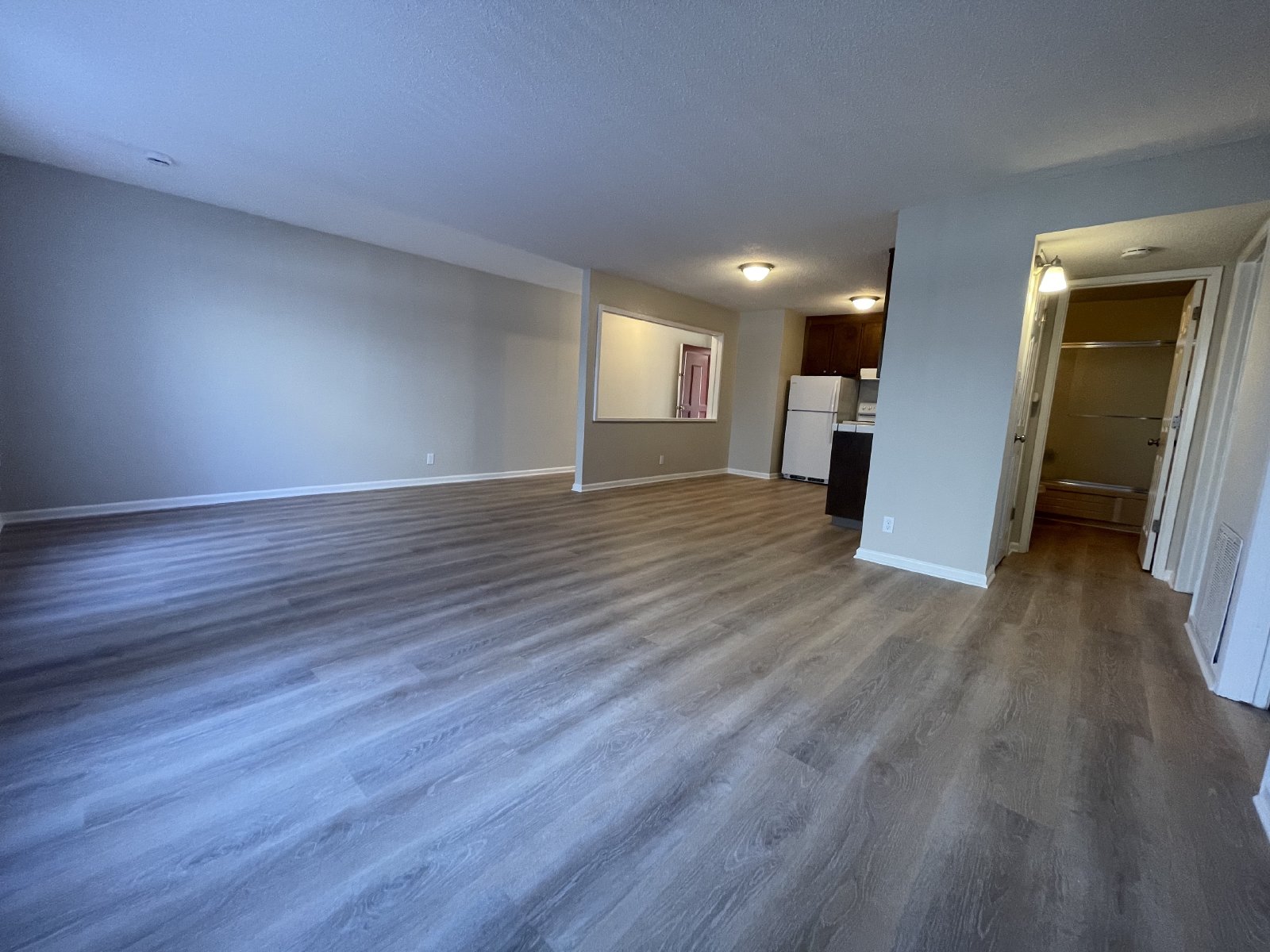Wonderful Gated 2-Bedroom Downstairs Apartment property image