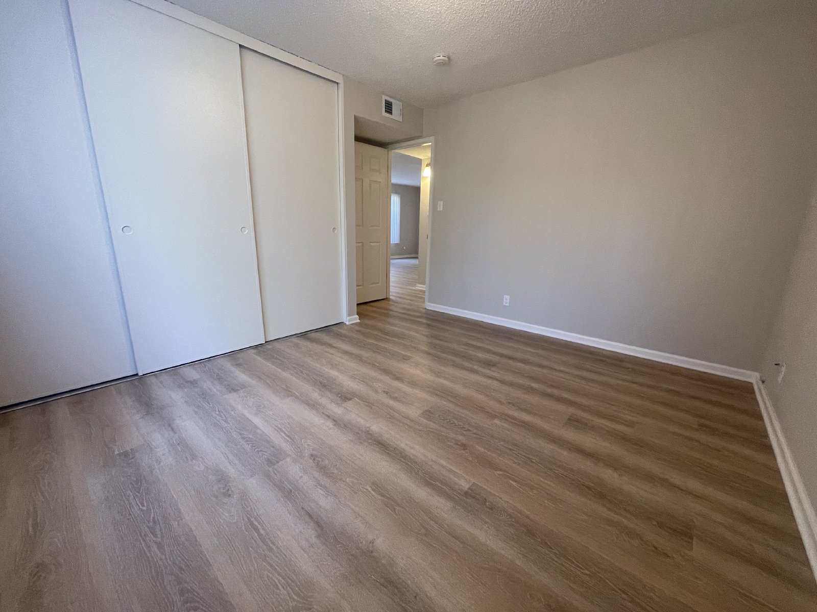 Wonderful Gated 2-Bedroom Downstairs Apartment property image