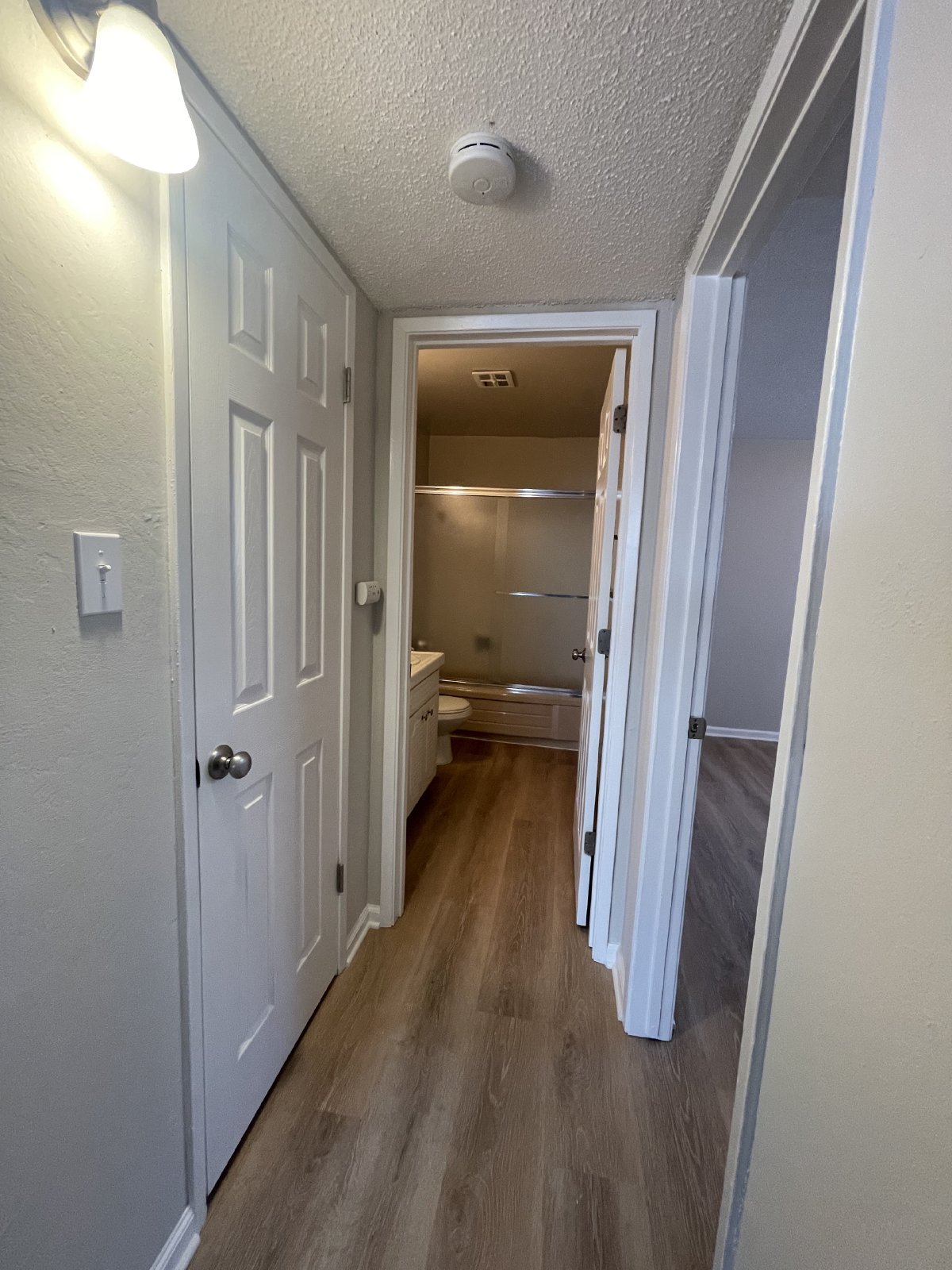 Wonderful Gated 2-Bedroom Downstairs Apartment property image