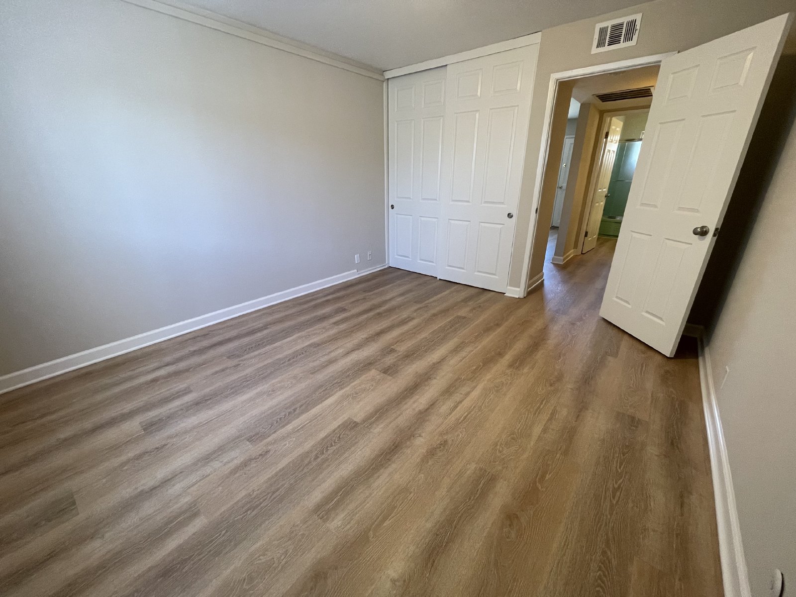 Wonderful Gated Upstairs Home Overlooking Courtyard property image