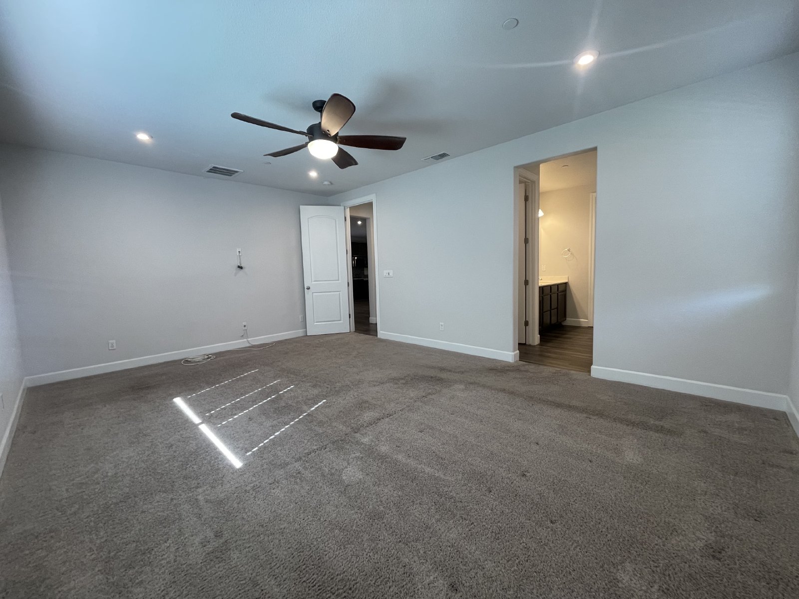 Newer and Ready Move In 4 Bedroom, 2 Bath property image